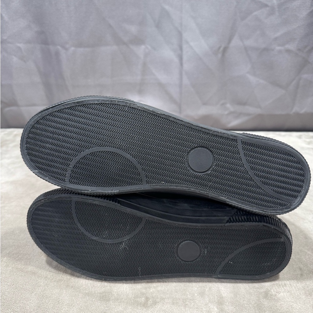 Rocket Dog Black Low-Top Canvas Sneakers - Picture 10 of 11
